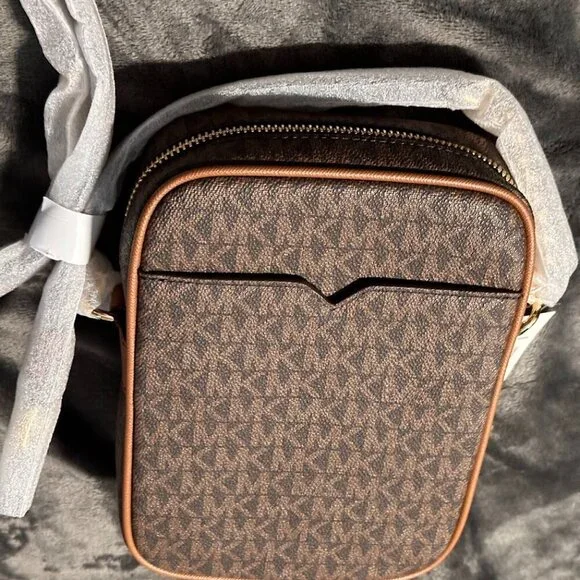 Michael Kors Jet Set Travel $398 Medium Signature Logo Crossbody Brown NWT - Picture 11 of 15